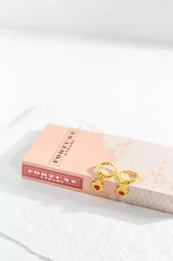 Fortune & Frame Mini Sacred Heart Earrings